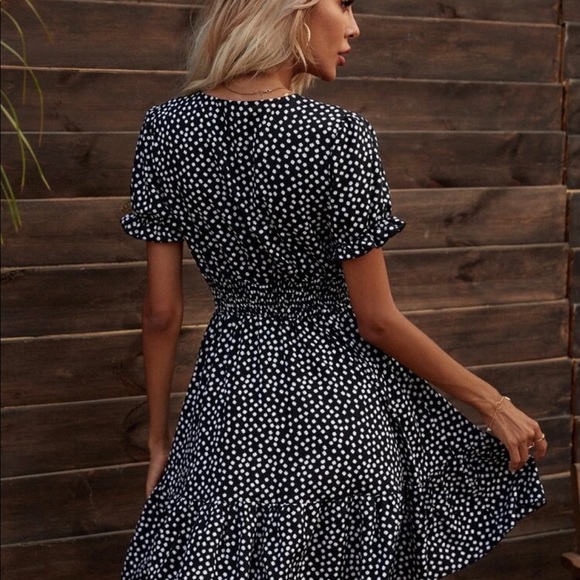 Floral Dress size medium - Picture 2 of 2